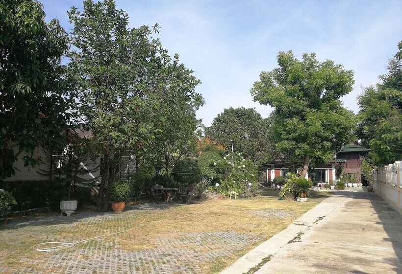 ペンション Kumkhumsriwangchai Amphawa