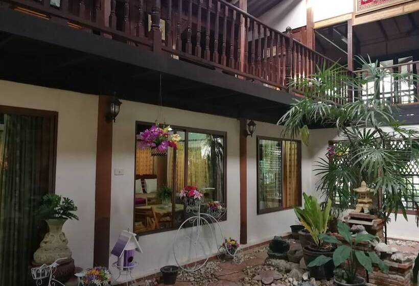 ペンション Kumkhumsriwangchai Amphawa