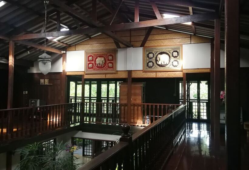 ペンション Kumkhumsriwangchai Amphawa