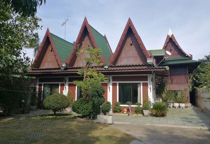 ペンション Kumkhumsriwangchai Amphawa