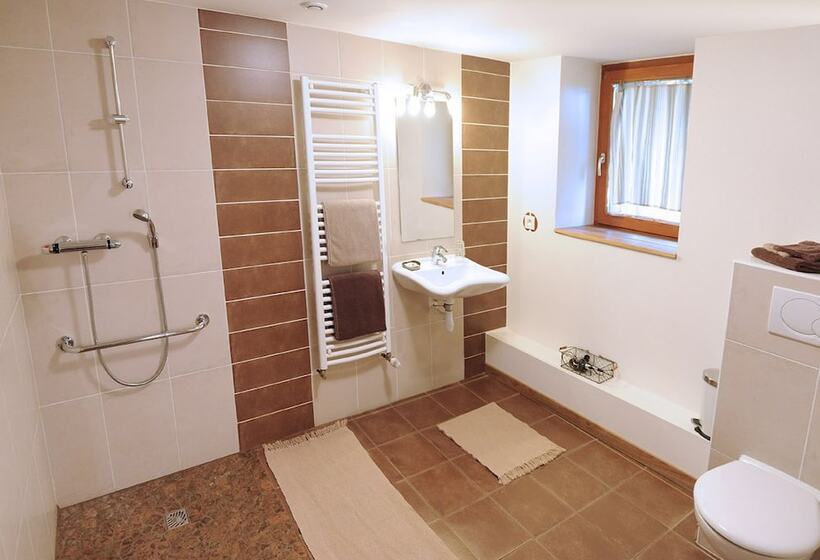 بنسيون La Boutarie Chambre D Hôtes