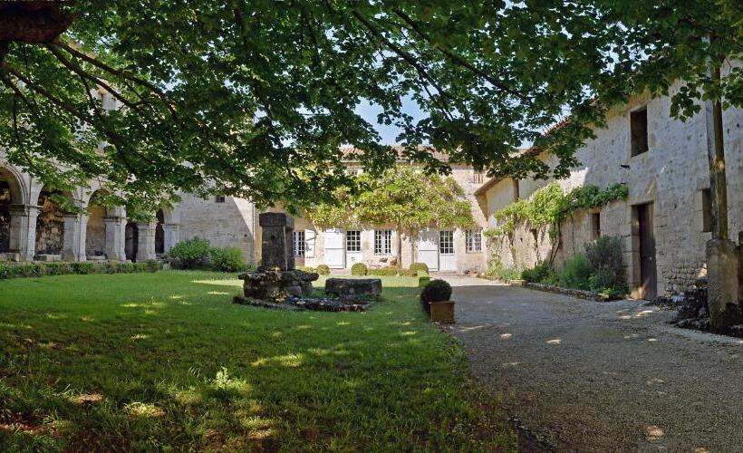 펜션 Association Le Prieuré Saint Barthélémy