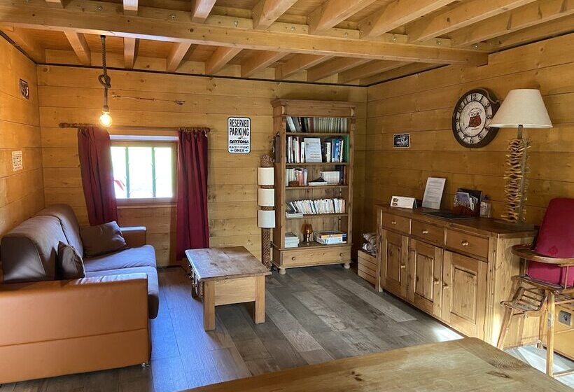 פנסיון Les Crinieres En Brie