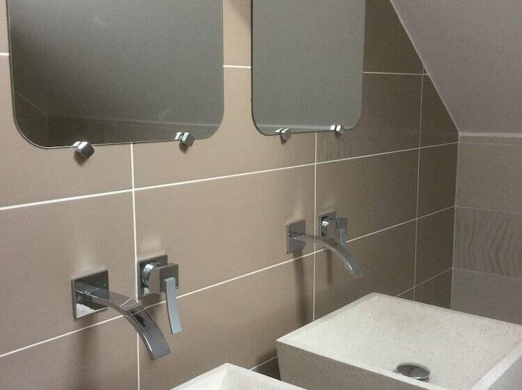 Пансион Les Crinieres En Brie