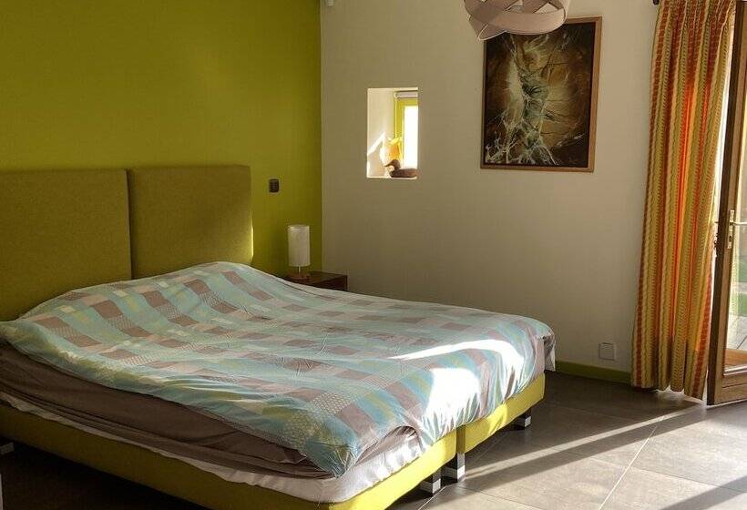 Пансион Les Crinieres En Brie