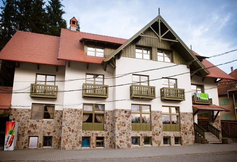 פנסיון Lobogó Resort