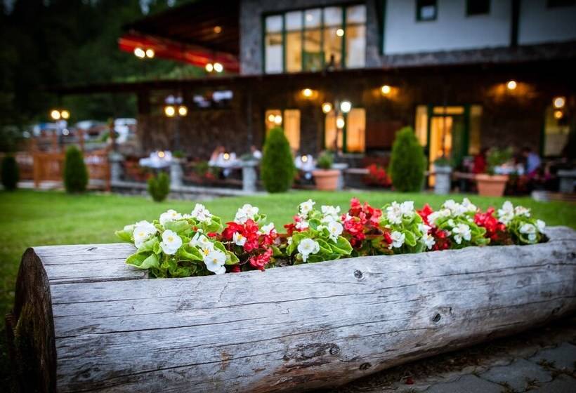 פנסיון Lobogó Resort