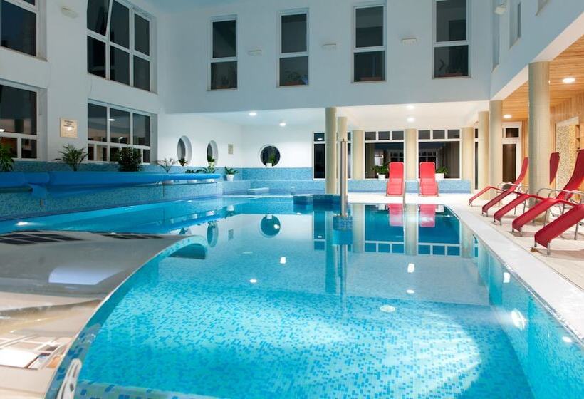 פנסיון Lobogó Resort