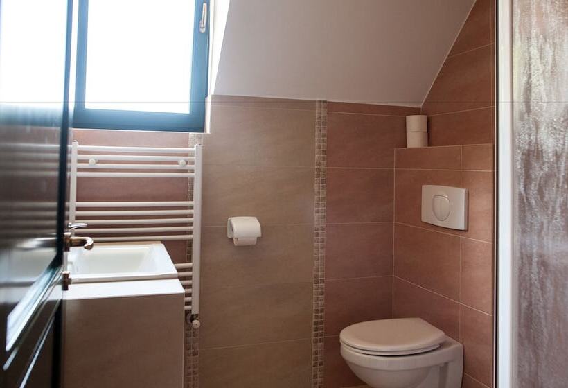 פנסיון Lobogó Resort