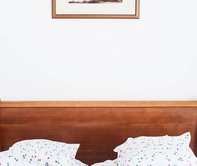 פנסיון Lobogó Resort