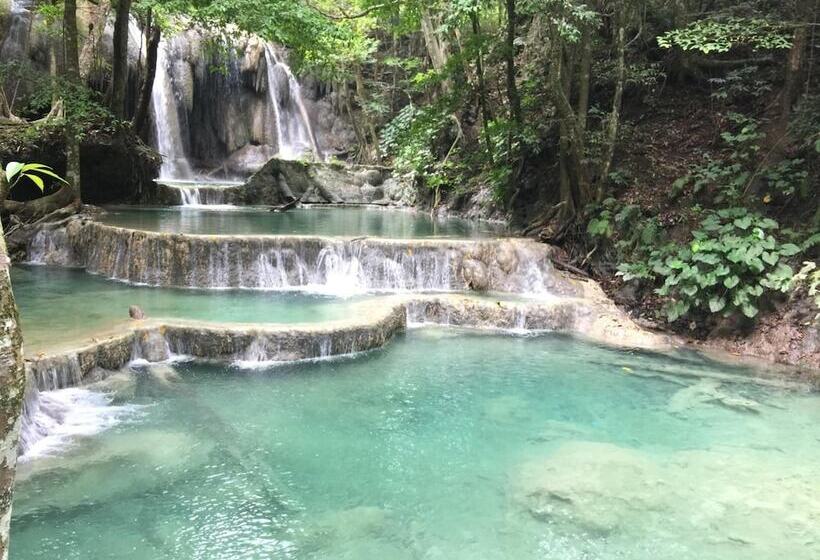 פנסיון Maleo Moyo Seaside Resort