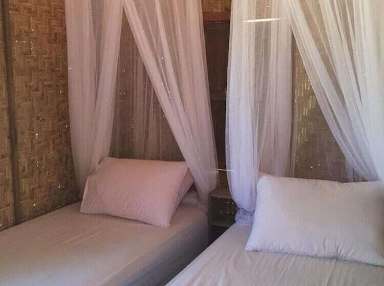 פנסיון Maleo Moyo Seaside Resort