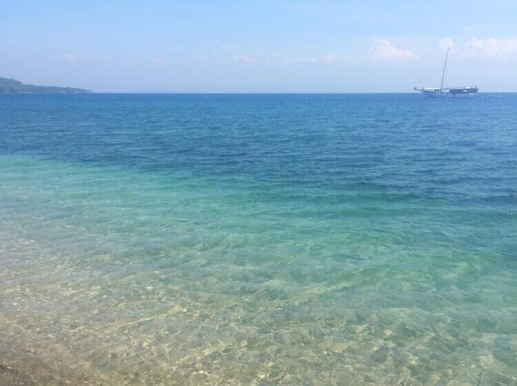 بنسيون Maleo Moyo Seaside Resort