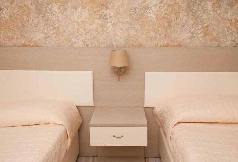 بنسيون Rome Airport Inn