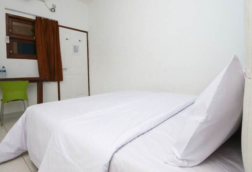 Пансион Sky Inn Rempoa Jakarta