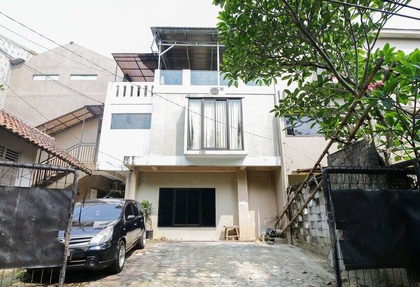 Пансион Sky Inn Rempoa Jakarta