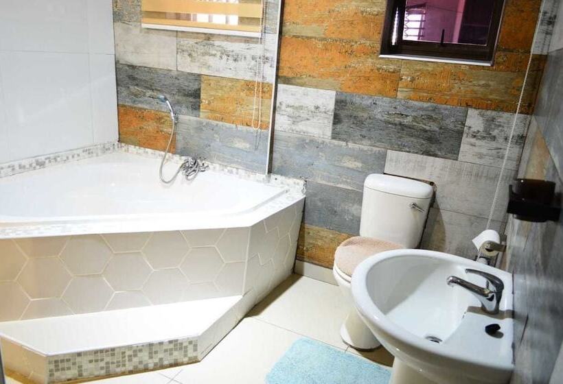 פנסיון Unathi Guest Lodge