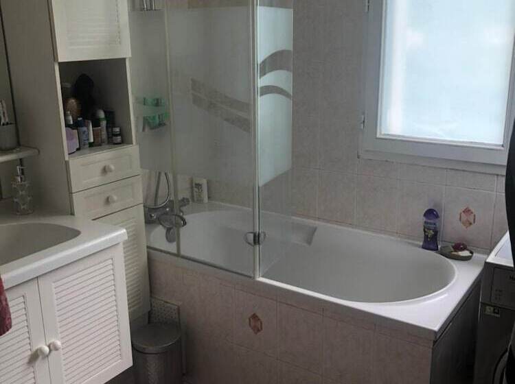 膳宿费 Une Chambre Dans Un Appartement