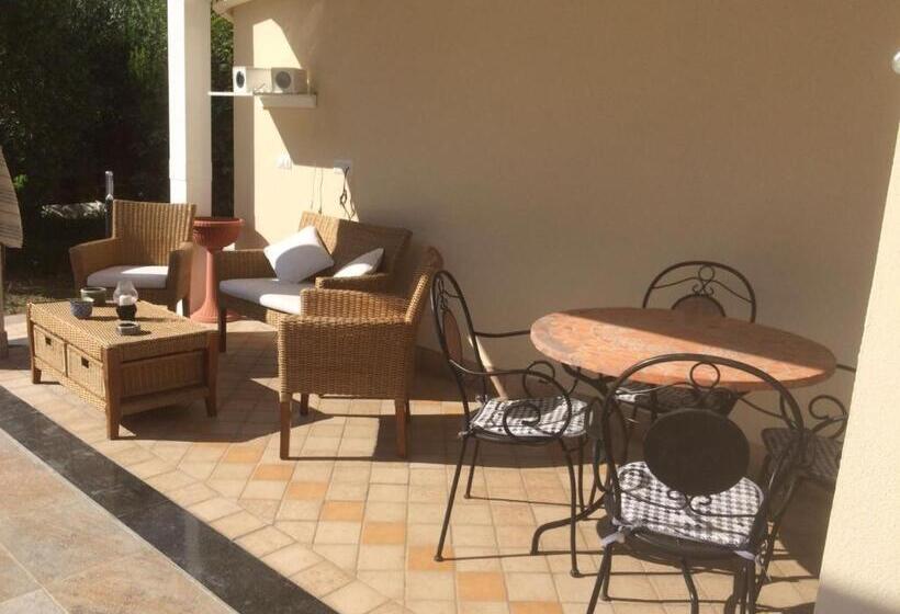 بنسيون Villa Cerasiello