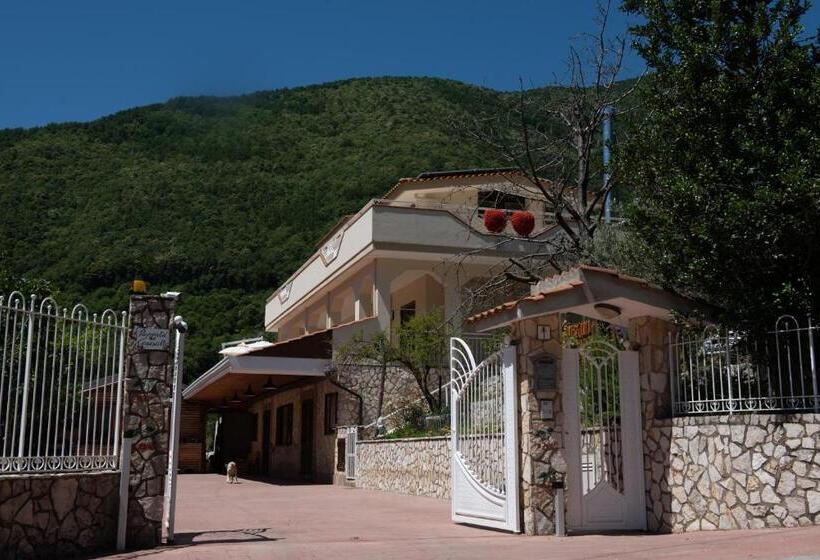 بنسيون Villa Cerasiello