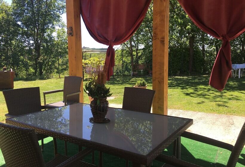 مبيت وإفطار La Rosa Tra Le Vigne