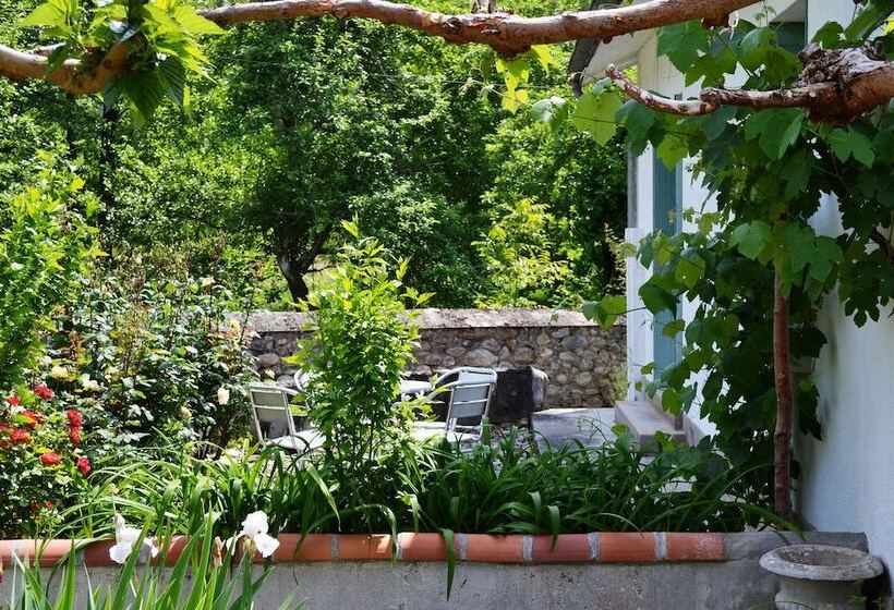 مبيت وإفطار Maison Esmeralda