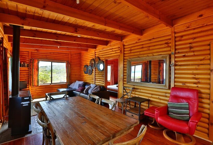 Cloudy Bay Cabin
