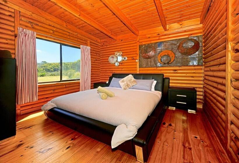 Cloudy Bay Cabin