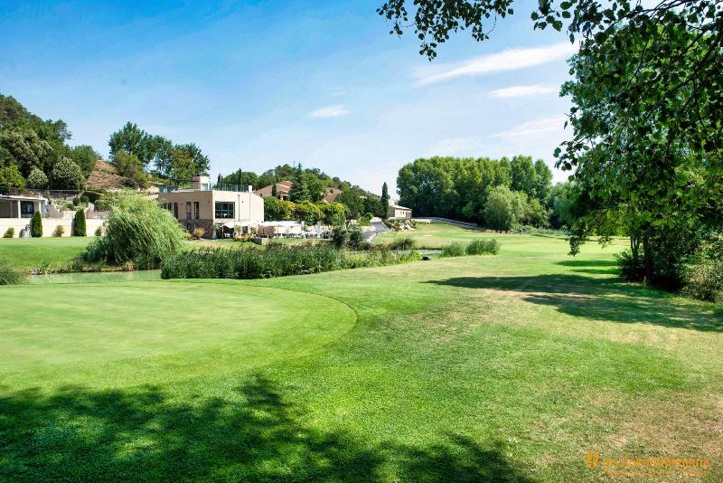 Domaine Ribiera, Hotel 5 Etoiles, Spa & Golf   Forcalquier