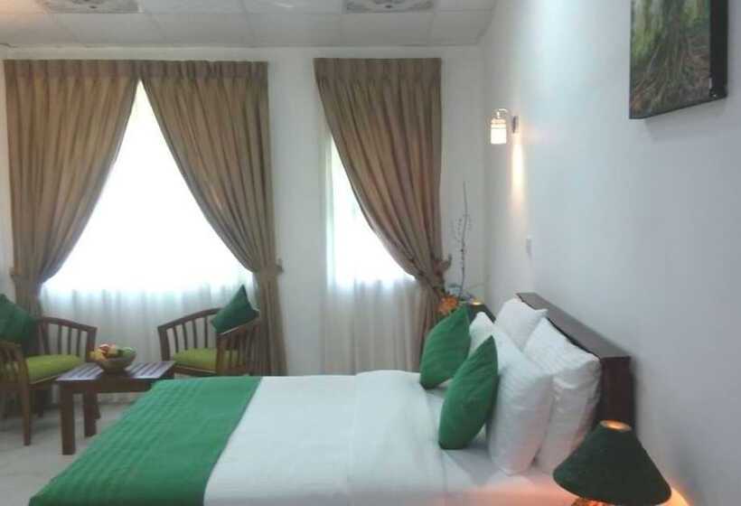 Green Tulip Hotel Kandy