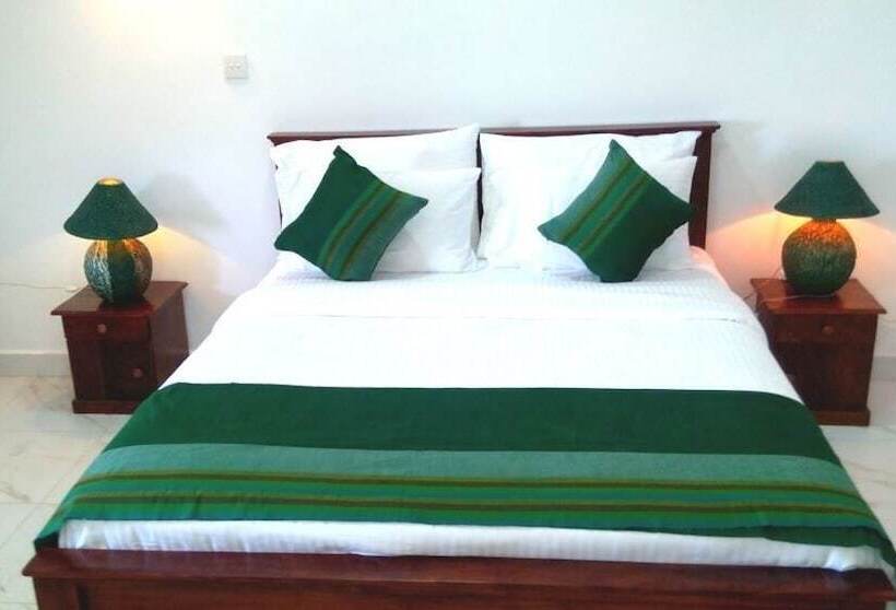 Green Tulip Hotel Kandy