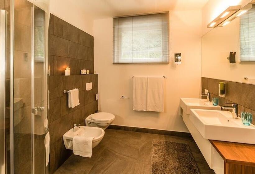 Hidalgo Suites & Restaurant