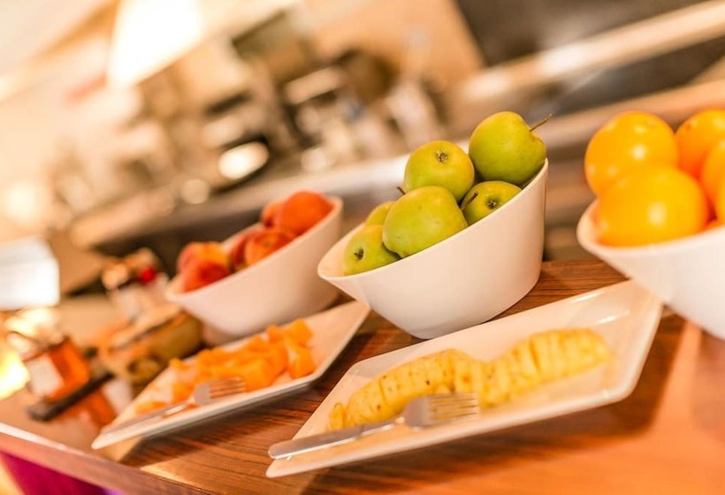 Hidalgo Suites & Restaurant