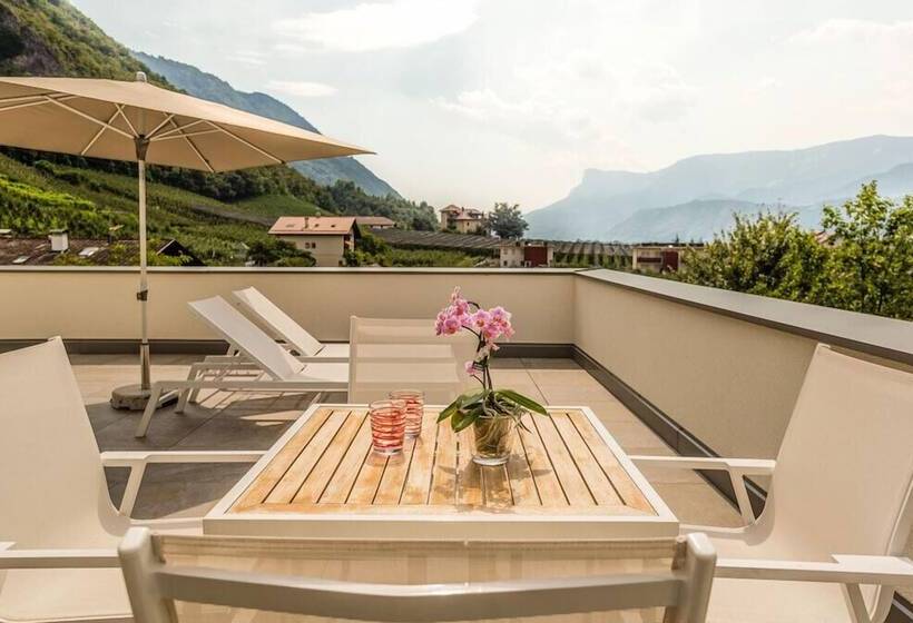 Hidalgo Suites & Restaurant