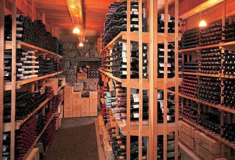 Hidalgo Suites & Restaurant