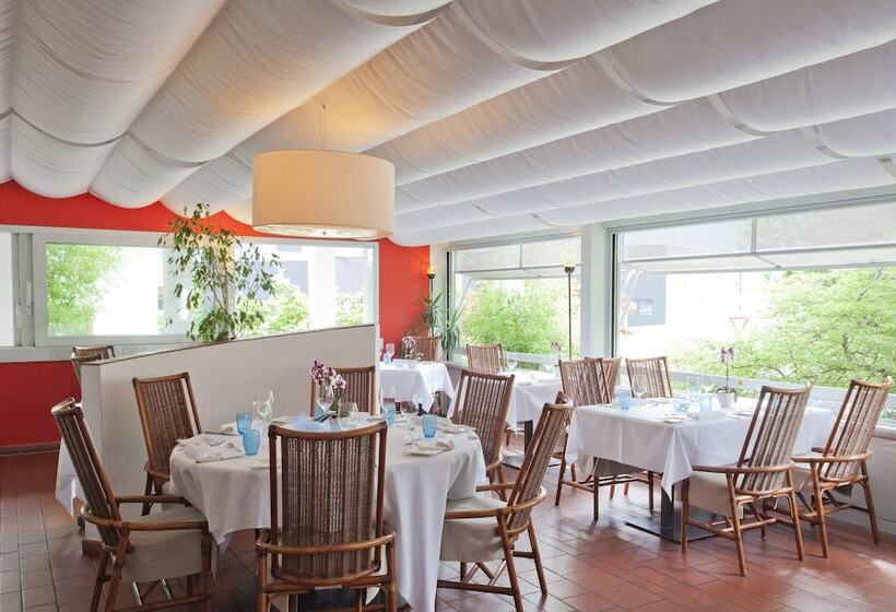 Hidalgo Suites & Restaurant