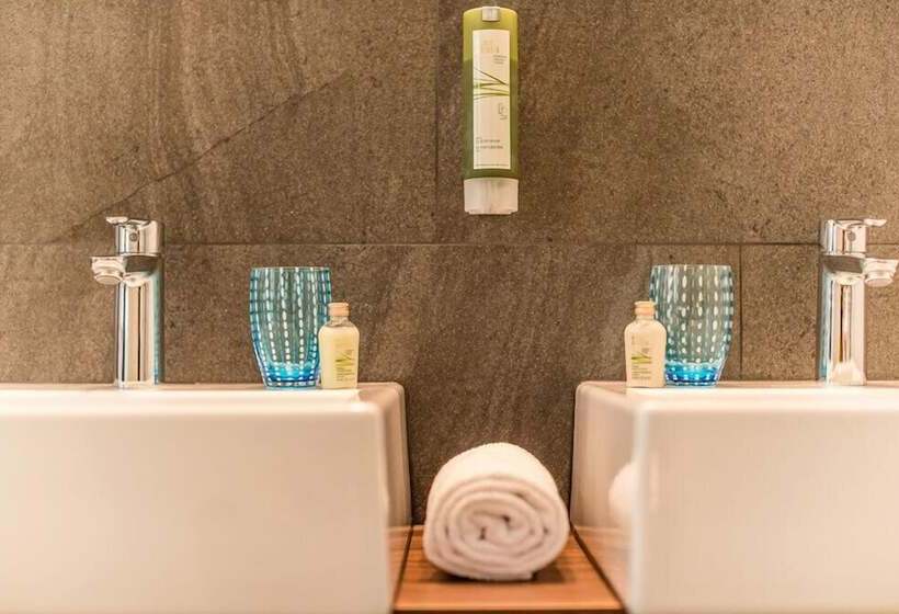 Hidalgo Suites & Restaurant