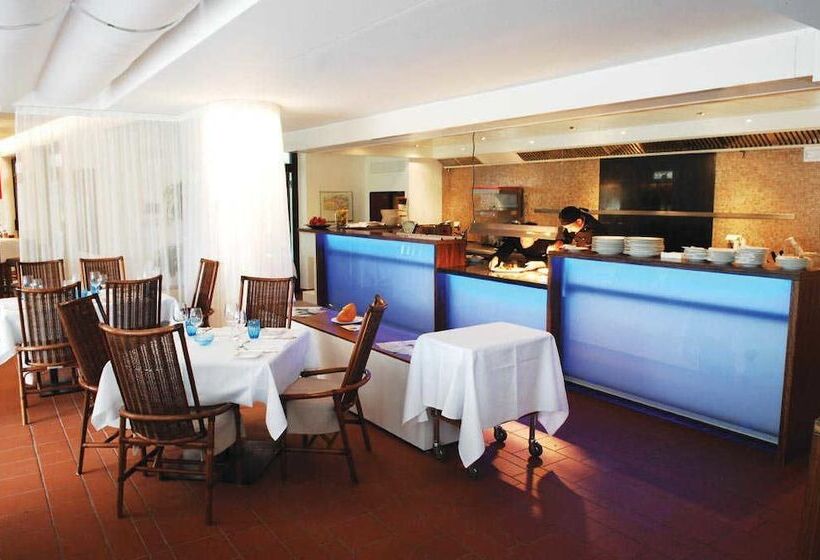 Hidalgo Suites & Restaurant