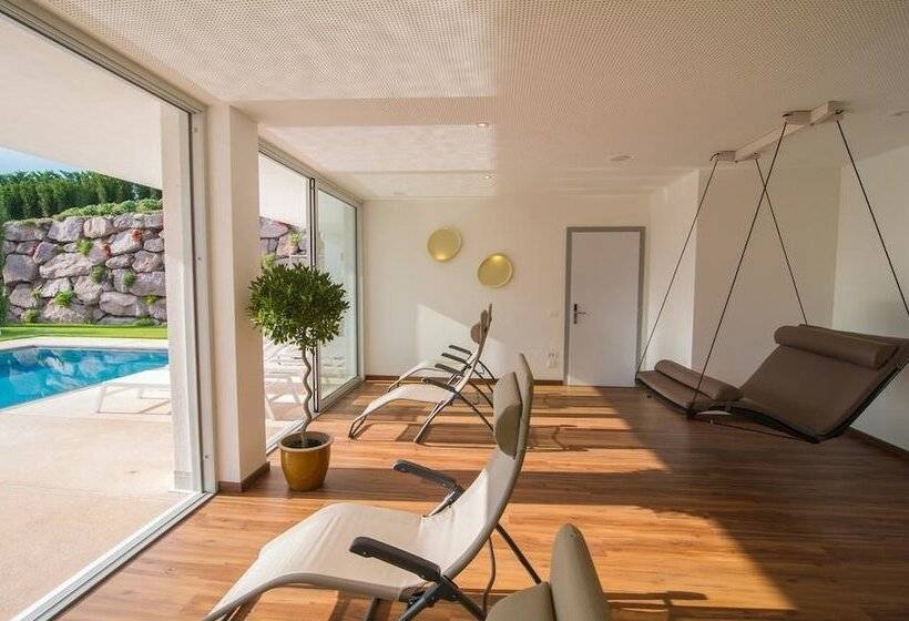 Hidalgo Suites & Restaurant