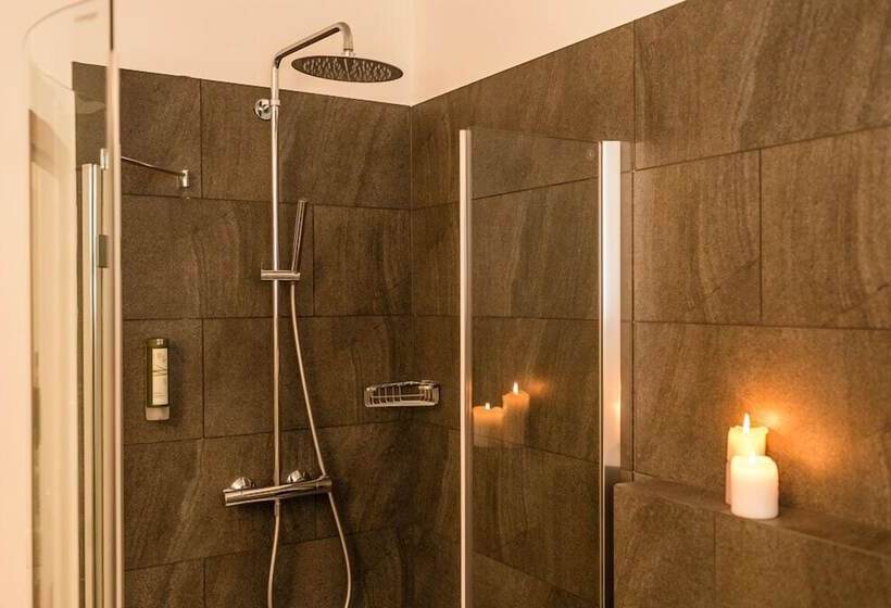 Hidalgo Suites & Restaurant