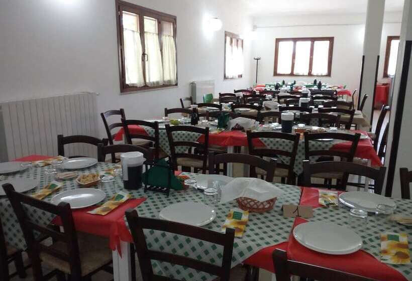 여관 Parco Dei Crisciuni Villaggio Camping