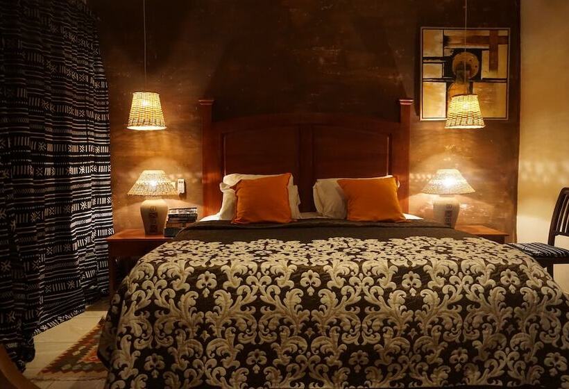 هتل Accra Royal Castle Apartments & Suites