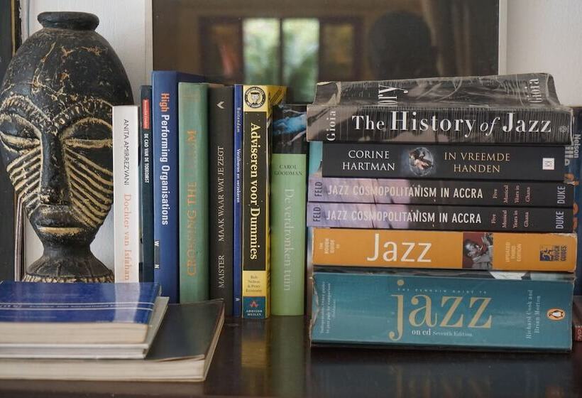 هتل Accra Royal Castle Apartments & Suites