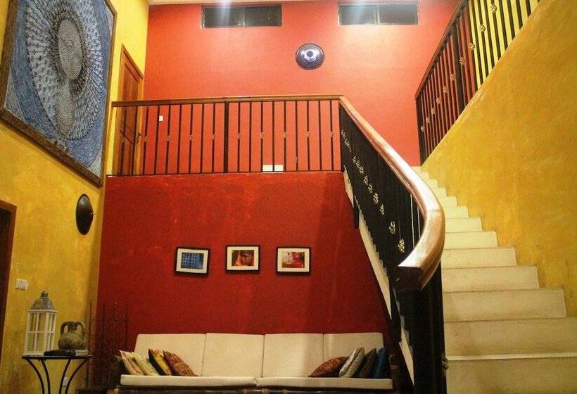 هتل Accra Royal Castle Apartments & Suites