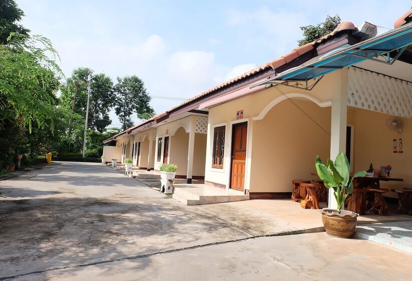 בית מלון כפרי Asean Resort