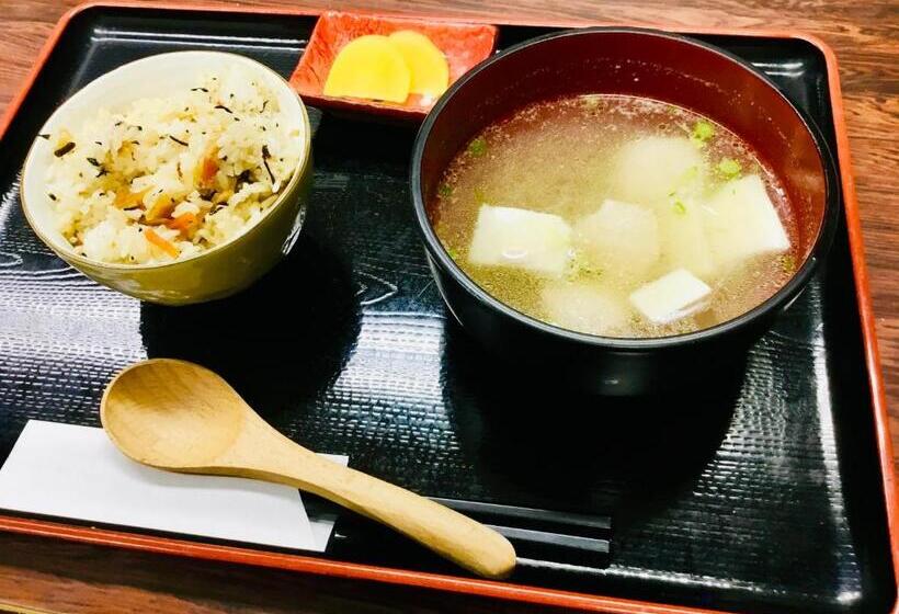 בית מלון כפרי Avan Sukumo