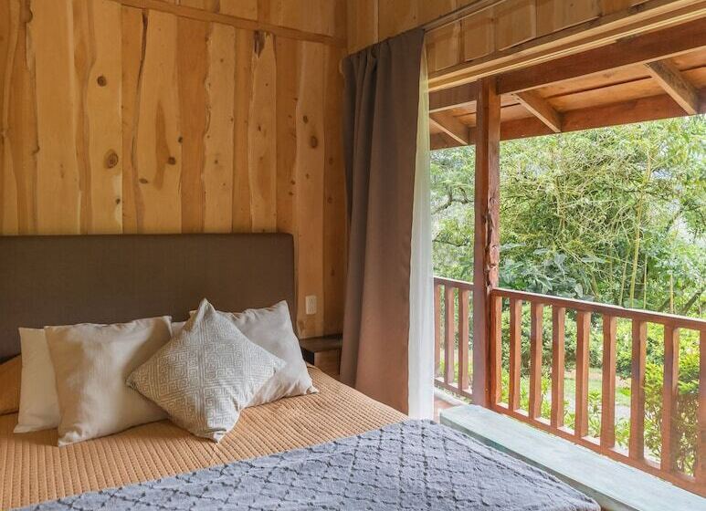 فندق Cedrela Ecolodge