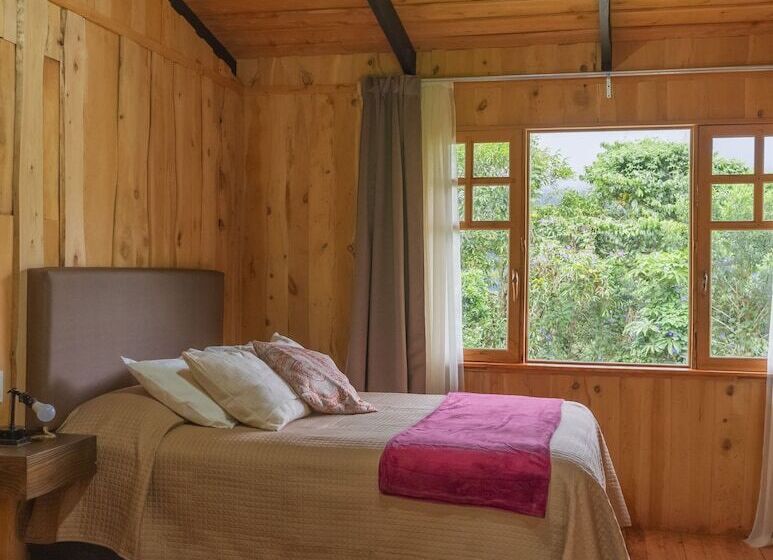 فندق Cedrela Ecolodge