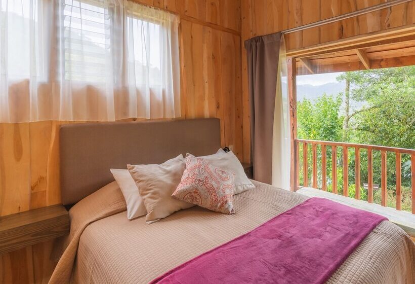 فندق Cedrela Ecolodge