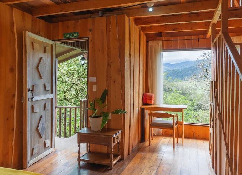 فندق Cedrela Ecolodge